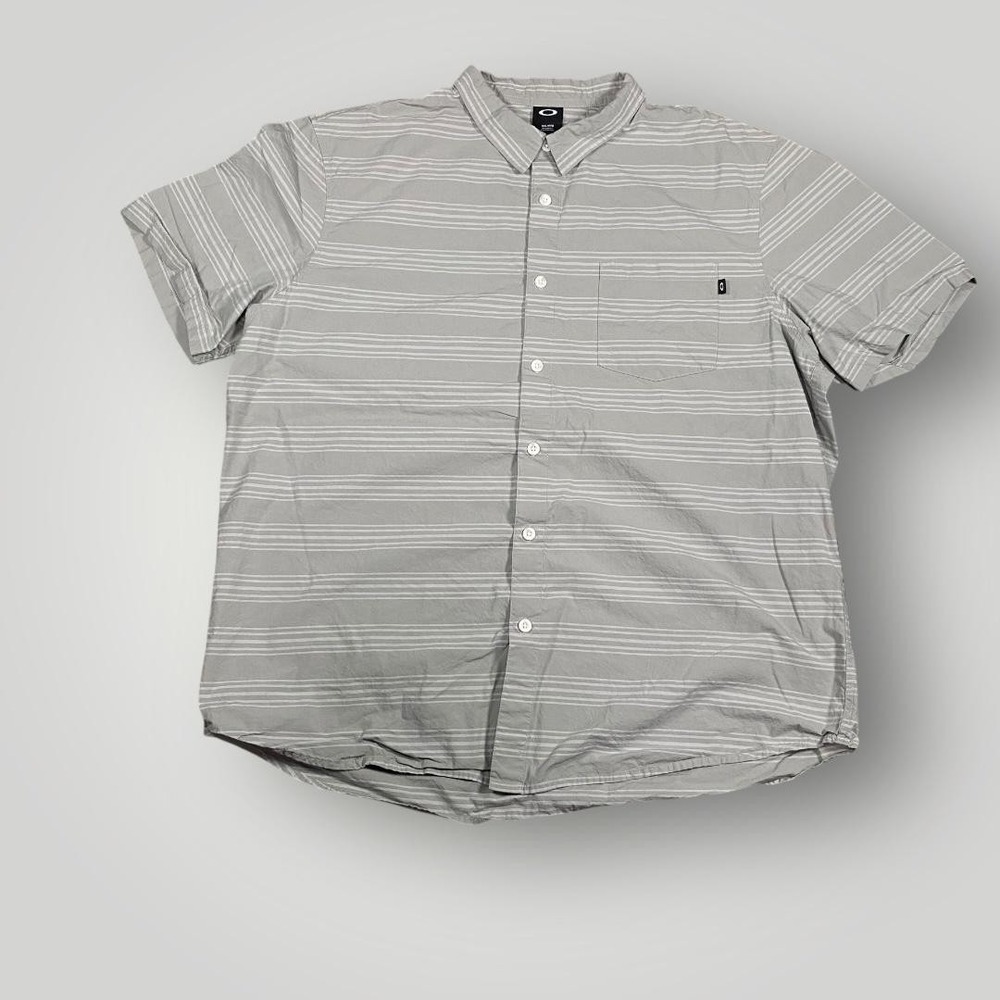 Oakley Shirt Mens 2XL Gray White Striped Short Sleeve Button‎ Up Cotton Casual
